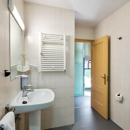 Loop Inn Hostel Santiago de Compostella Buitenkant foto