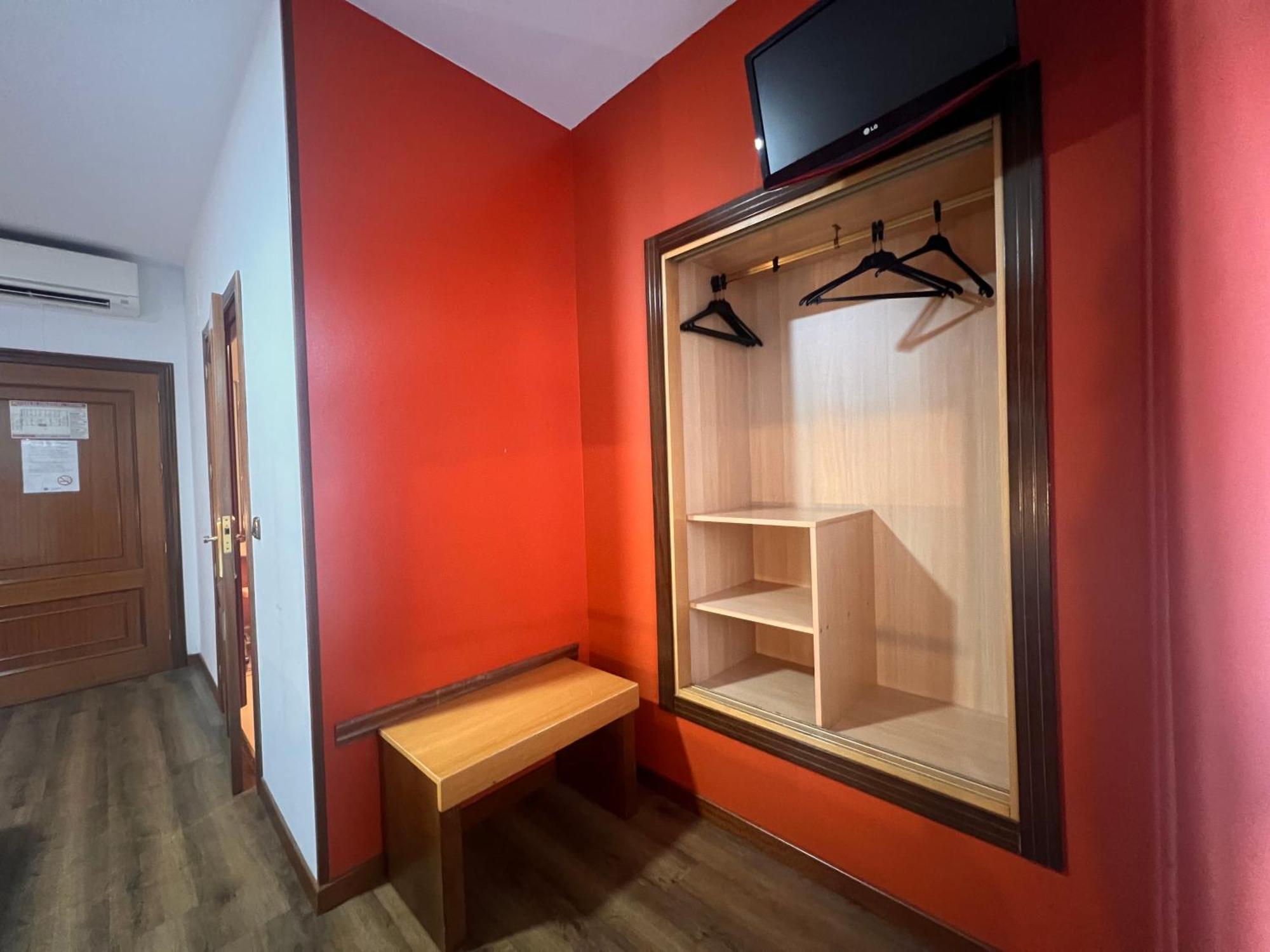 Loop Hostel *